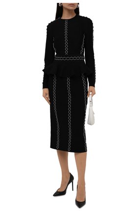 Женский пуловер ALEXANDER MCQUEEN черно-белого цвета по цене 104000 руб., арт. 679408/Q1AW7 | Фото 2 Женский пуловер ALEXANDER MCQUEEN черно-белого цвета, арт. 679408/Q1AW7 | Фото 2 (Рукава: Длинные; Материал внешний: Вискоза; Длина (для топов): Стандартные; Женское Кросс-КТ: Пуловер-одежда; Стили: Романтичный)
