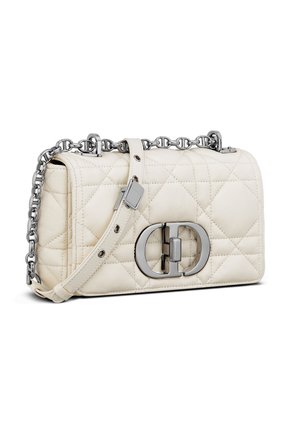 Женская сумка dior book tote small DIOR бежевого цвета по цене 300000 руб., арт. M9241BNGKM030 | Фото 2 Женская сумка dior book tote small DIOR бежевого цвета, арт. M9241BNGKM030 | Фото 2 (Материал: Натуральная кожа; Сумки-технические: Сумки через плечо; Женское Кросс-КТ: Вечерняя сумка; Размер: small)