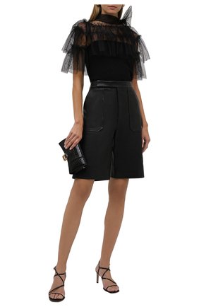 Женский топ REDVALENTINO черного цвета по цене 39950 руб., арт. WR0AB04J/669 | Фото 2 Женский топ REDVALENTINO черного цвета, арт. WR0AB04J/669 | Фото 2 (Длина (для топов): Стандартные; Материал подклада: Синтетический материал; Материал внешний: Синтетический материал; Стили: Гламурный; Кросс-КТ: с рукавом; Рукава: Короткие)