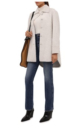 Женская двусторонняя дубленка ANNE VEST белого цвета по цене 179500 руб., арт. AW21/01/303/07/AVRIL SHIRT | Фото 2 Женская двусторонняя дубленка ANNE VEST белого цвета, арт. AW21/01/303/07/AVRIL SHIRT | Фото 2 (Длина (верхняя одежда): До середины бедра; Материал внешний: Натуральный мех; Рукава: Длинные; Стили: Кэжуэл; Женское Кросс-КТ: Мех)