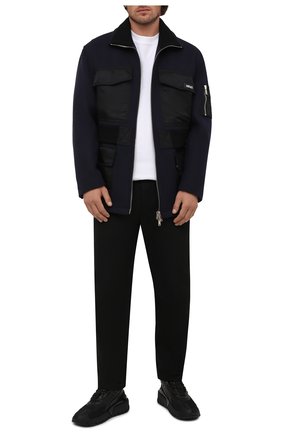 Мужская шерстяная куртка VERSACE темно-синего цвета по цене 229500 руб., арт. 1001150/1A00678 | Фото 2 Мужская шерстяная куртка VERSACE темно-синего цвета, арт. 1001150/1A00678 | Фото 2 (Материал внешний: Шерсть; Длина (верхняя одежда): Короткие; Материал подклада: Купро; Рукава: Длинные; Кросс-КТ: Куртка; Мужское Кросс-КТ: шерсть и кашемир; Стили: Кэжуэл)