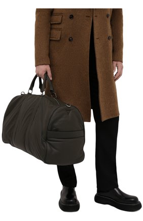 Мужская кожаная дорожная сумка classic pillow BOTTEGA VENETA темно-коричневого цвета по цене 321500 руб., арт. 650088/V00Z0 | Фото 2 Мужская кожаная дорожная сумка classic pillow BOTTEGA VENETA темно-коричневого цвета, арт. 650088/V00Z0 | Фото 2 (Материал: Натуральная кожа; Ремень/цепочка: На ремешке; Размер: large)