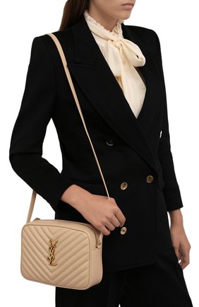 Женская сумка lou medium SAINT LAURENT кремвого цвета по цене 95900 руб., арт. 612544/DV707 | Фото 2 Женская сумка lou medium SAINT LAURENT кремвого цвета, арт. 612544/DV707 | Фото 2 (Материал: Натуральная кожа; Размер: medium; Сумки-технические: Сумки через плечо; Ремень/цепочка: На ремешке)