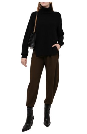 Женские джоггеры из вискозы CHLOÉ темно-коричневого цвета по цене 71550 руб., арт. CHC21APA51039 | Фото 2 Женские джоггеры из вискозы CHLOÉ темно-коричневого цвета, арт. CHC21APA51039 | Фото 2 (Длина (брюки, джинсы): Стандартные; Материал внешний: Вискоза; Стили: Спорт-шик; Женское Кросс-КТ: Джоггеры - брюки; Силуэт Ж (брюки и джинсы): Джоггеры)