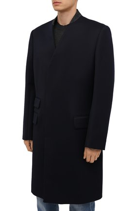 Мужской шерстяное пальто MAISON MARGIELA синего цвета, арт. S50AA0103/S48109 | Фото 3 (Материал внешний: Шерсть; Рукава: Длинные; Длина (верхняя одежда): До колена; Региональные ограничения белый список (Axapta Mercury): RU; Материал подклада: Вискоза; Мужское Кросс-КТ: пальто-верхняя одежда; Стили: Минимализм)