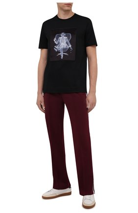 Мужская хлопковая футболка LIMITATO черного цвета по цене 16100 руб., арт. EASY LISTENER/T-SHIRT | Фото 2 Мужская хлопковая футболка LIMITATO черного цвета, арт. EASY LISTENER/T-SHIRT | Фото 2 (Материал внешний: Хлопок; Длина (для топов): Стандартные; Рукава: Короткие; Принт: С принтом; Стили: Гранж)