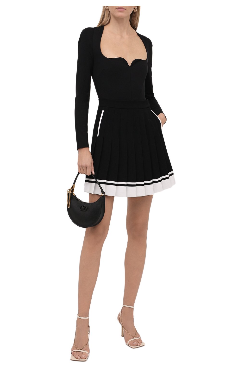 Женская юбка BALMAIN черного цвета, арт. WF1LB205/V089 | Фото 2 (Стили: Гламурный; Длина Ж (юбки, платья, шорты): Мини; Женское Кросс-КТ: юбка-плиссе, Юбка-одежда; Материал внешний: Вискоза)