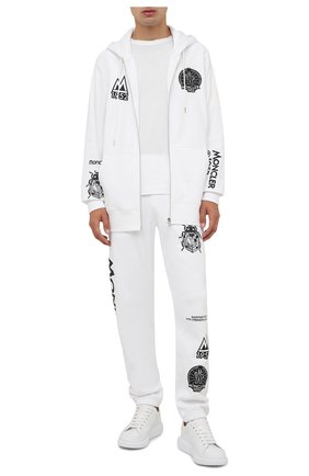 Мужской хлопковая толстовка 2 moncler 1952 MONCLER GENIUS белого цвета по цене 73500 руб., арт. G2-092-8G000-03-809KX | Фото 2 Мужской хлопковая толстовка 2 moncler 1952 MONCLER GENIUS белого цвета, арт. G2-092-8G000-03-809KX | Фото 2 (Длина (для топов): Удлиненные; Рукава: Длинные; Материал внешний: Хлопок; Мужское Кросс-КТ: Толстовка-одежда; Стили: Спорт-шик)