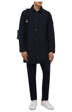 Мужской утепленный плащ STONE ISLAND темно-синего цвета по цене 85250 руб., арт. 751570832 | Фото 2 Мужской утепленный плащ STONE ISLAND темно-синего цвета, арт. 751570832 | Фото 2 (Материал подклада: Синтетический материал; Рукава: Длинные; Материал внешний: Синтетический материал; Длина (верхняя одежда): До середины бедра; Мужское Кросс-КТ: Плащ-верхняя одежда; Стили: Кэжуэл)