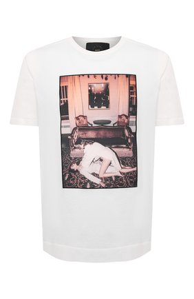 Мужская хлопковая футболка LIMITATO белого цвета по цене 16100 руб., арт. CINEMA TIME/T-SHIRT | Фото 1 Мужская хлопковая футболка LIMITATO белого цвета, арт. CINEMA TIME/T-SHIRT | Фото 1 (Материал внешний: Хлопок; Рукава: Короткие; Длина (для топов): Стандартные; Стили: Кэжуэл; Принт: С принтом)