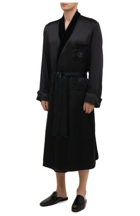 Мужской шелковый халат GIORGIO ARMANI черного цвета по цене 183500 руб., арт. 100032/CC820 | Фото 2 Мужской шелковый халат GIORGIO ARMANI черного цвета, арт. 100032/CC820 | Фото 2 (Материал внешний: Шелк; Кросс-КТ: домашняя одежда; Длина (верхняя одежда): Длинные; Рукава: Длинные)