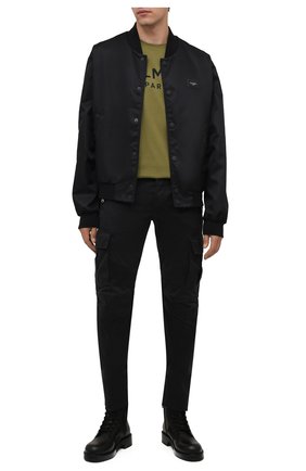Мужская хлопковая футболка BALMAIN хаки цвета по цене 34650 руб., арт. WH0EF000/B151 | Фото 2 Мужская хлопковая футболка BALMAIN хаки цвета, арт. WH0EF000/B151 | Фото 2 (Материал внешний: Хлопок; Принт: С принтом; Стили: Кэжуэл; Рукава: Короткие; Длина (для топов): Стандартные)