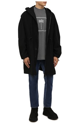Мужская хлопковая футболка PALM ANGELS серого цвета по цене 26200 руб., арт. PMAA066F21JER0041010 | Фото 2 Мужская хлопковая футболка PALM ANGELS серого цвета, арт. PMAA066F21JER0041010 | Фото 2 (Длина (для топов): Удлиненные; Материал внешний: Хлопок; Рукава: Короткие; Принт: С принтом; Стили: Гранж)