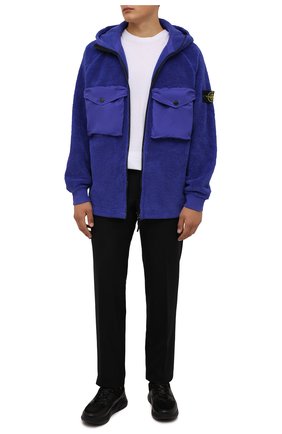 Мужской хлопковая толстовка STONE ISLAND синего цвета по цене 52350 руб., арт. 751560134 | Фото 2 Мужской хлопковая толстовка STONE ISLAND синего цвета, арт. 751560134 | Фото 2 (Материал внешний: Хлопок; Мужское Кросс-КТ: Толстовка-одежда; Стили: Гранж; Рукава: Длинные; Длина (для топов): Стандартные)
