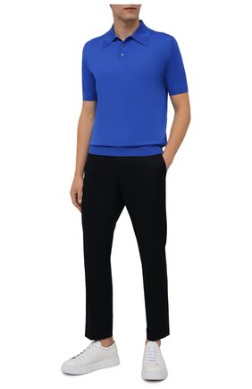 Мужское шерстяное поло PRADA синего цвета по цене 81000 руб., арт. UMA290-C5W-F0016-151 | Фото 2 Мужское шерстяное поло PRADA синего цвета, арт. UMA290-C5W-F0016-151 | Фото 2 (Материал внешний: Шерсть; Застежка: Пуговицы; Кросс-КТ: Трикотаж; Стили: Кэжуэл; Рукава: Короткие)