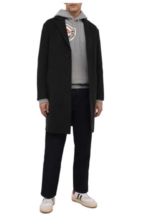 Мужской хлопковое худи 2 moncler 1952 MONCLER GENIUS серого цвета по цене 66950 руб., арт. G2-092-8G000-06-809KX | Фото 2 Мужской хлопковое худи 2 moncler 1952 MONCLER GENIUS серого цвета, арт. G2-092-8G000-06-809KX | Фото 2 (Материал внешний: Хлопок; Мужское Кросс-КТ: Худи-одежда; Принт: С принтом; Стили: Спорт-шик; Рукава: Длинные; Длина (для топов): Удлиненные)