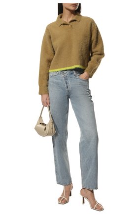 Женский пуловер JACQUEMUS бежевого цвета по цене 46200 руб., арт. 213KN601-2390 | Фото 2 Женский пуловер JACQUEMUS бежевого цвета, арт. 213KN601-2390 | Фото 2 (Рукава: Длинные; Длина (для топов): Стандартные; Материал внешний: Синтетический материал; Женское Кросс-КТ: Пуловер-одежда; Стили: Минимализм)
