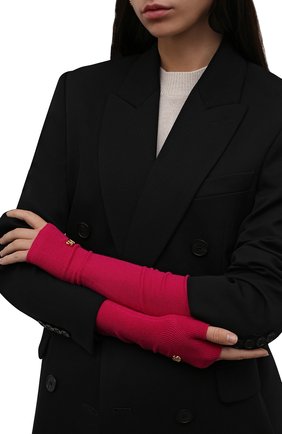 Женские шерстяные митенки DOLCE & GABBANA фуксия цвета по цене 31250 руб., арт. FX271Z/JBVM1 | Фото 2 Женские шерстяные митенки DOLCE & GABBANA фуксия цвета, арт. FX271Z/JBVM1 | Фото 2 (Материал: Шерсть, Текстиль; Женское Кросс-КТ: митенки)