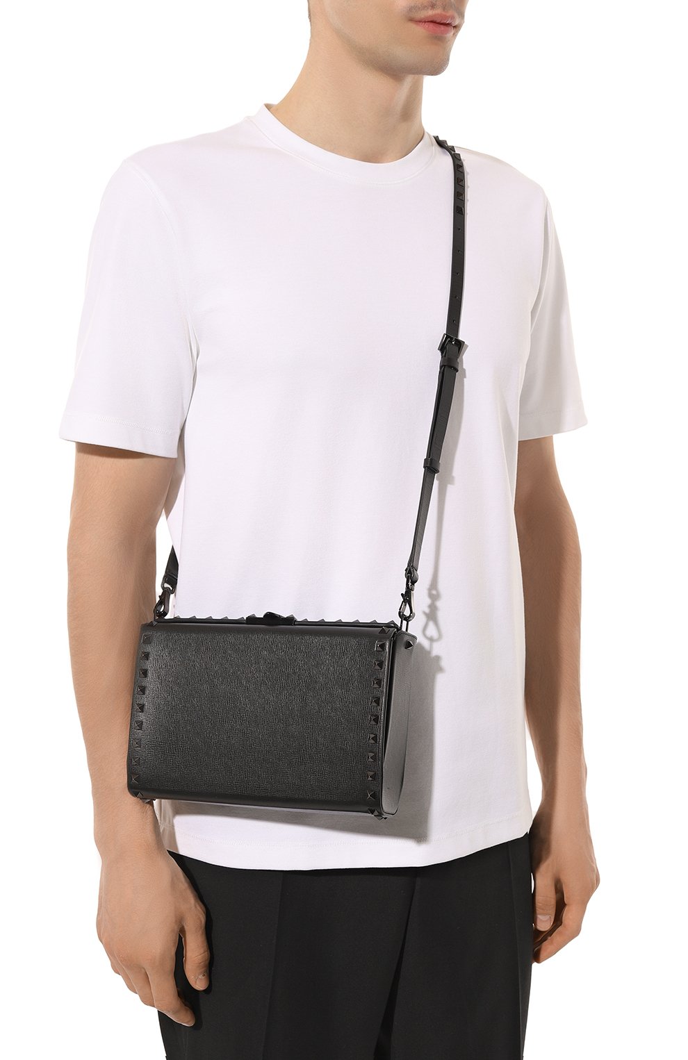 Мужская кожаный клатч rockstud VALENTINO черного цвета по цене 254500 руб., арт. WY0B0B24/TLL | Фото 2 Мужская кожаный клатч rockstud VALENTINO черного цвета, арт. WY0B0B24/TLL | Фото 2 (Материал: Натуральная кожа; Ремень/цепочка: На ремешке; Размер: small)