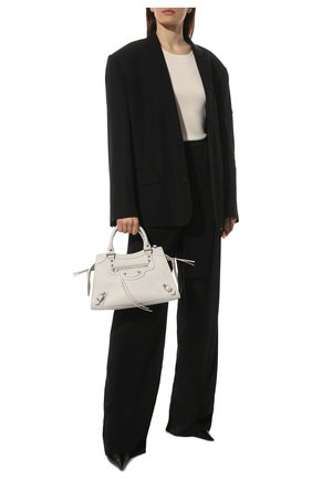 Женские брюки из вискозы BALENCIAGA черного цвета по цене 51750 руб., арт. 675482/TJ025 | Фото 2 Женские брюки из вискозы BALENCIAGA черного цвета, арт. 675482/TJ025 | Фото 2 (Длина (брюки, джинсы): Удлиненные; Материал внешний: Вискоза; Стили: Спорт-шик; Женское Кросс-КТ: Брюки-одежда; Силуэт Ж (брюки и джинсы): Широкие)