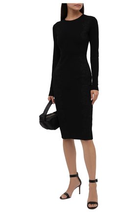 Женское платье из вискозы VALENTINO черного цвета по цене 199500 руб., арт. WB3KDB036M4 | Фото 2 Женское платье из вискозы VALENTINO черного цвета, арт. WB3KDB036M4 | Фото 2 (Рукава: Длинные; Длина Ж (юбки, платья, шорты): До колена; Материал внешний: Вискоза; Стили: Гламурный; Женское Кросс-КТ: Платье-одежда; Кросс-КТ: Трикотаж; Случай: Формальный)
