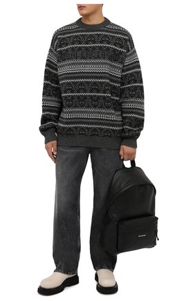 Мужской шерстяной свитер BALENCIAGA серого цвета по цене 83200 руб., арт. 675280/T1612 | Фото 2 Мужской шерстяной свитер BALENCIAGA серого цвета, арт. 675280/T1612 | Фото 2 (Рукава: Длинные; Материал внешний: Шерсть; Длина (для топов): Стандартные; Мужское Кросс-КТ: Свитер-одежда; Стили: Кэжуэл; Принт: С принтом; Shop in Shop M: Свитеры)
