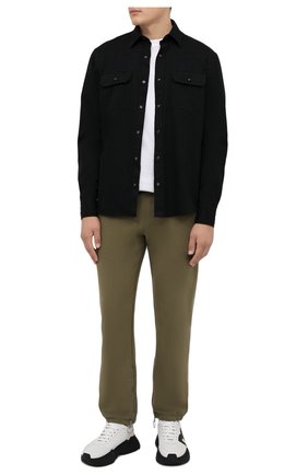 Мужская хлопковая рубашка ERMENEGILDO ZEGNA черного цвета по цене 42800 руб., арт. UYX13/STT3 | Фото 2 Мужская хлопковая рубашка ERMENEGILDO ZEGNA черного цвета, арт. UYX13/STT3 | Фото 2 (Длина (для топов): Стандартные; Рукава: Длинные; Материал внешний: Хлопок; Случай: Повседневный; Воротник: Кент; Принт: Однотонные; Манжеты: На пуговицах; Стили: Кэжуэл)