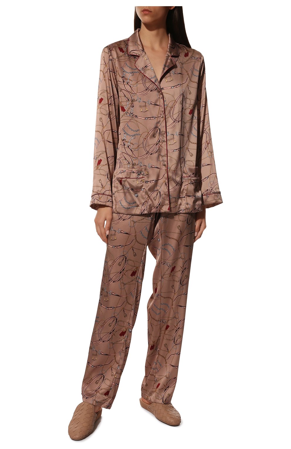 Женская шелковая пижама LISE CHARMEL темно-бежевого цвета, арт. ALH3409-ALH0009 | Фото 2 (Материал внешний: Шелк; Рукава: Длинные; Длина Ж (юбки, платья, шорты): Мини; Длина (брюки, джинсы): Стандартные; Длина (для топов): Стандартные)