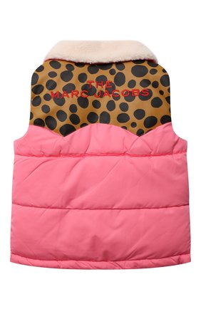 Детский утепленный жилет MARC JACOBS (THE) розового цвета по цене 14350 руб., арт. W16135 | Фото 2 Детский утепленный жилет MARC JACOBS (THE) розового цвета, арт. W16135 | Фото 2 (Рукава: Короткие; Материал внешний: Синтетический материал; Девочки Кросс-КТ: Верхняя одежда; Ростовка одежда: 9 лет | 134 см, 12 лет | 152 см, 2 года | 92 см, 3 года | 98 см, 4 года | 104 см, 5 лет | 110 см, 7 лет | 122 см)
