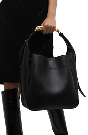 Женская сумка bianca TOM FORD черного цвета по цене 256500 руб., арт. L1490T-LCL203 | Фото 2 Женская сумка bianca TOM FORD черного цвета, арт. L1490T-LCL203 | Фото 2 (Материал: Натуральная кожа; Размер: medium; Сумки-технические: Сумки-шопперы; Ошибки технического описания: Нет ширины)