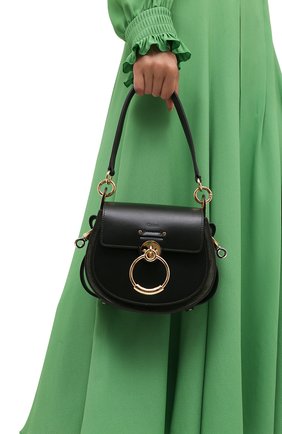 Женская сумка tess small CHLOÉ зеленого цвета по цене 125000 руб., арт. CHC18WS153A37 | Фото 2 Женская сумка tess small CHLOÉ зеленого цвета, арт. CHC18WS153A37 | Фото 2 (Материал: Натуральная кожа; Сумки-технические: Сумки через плечо; Размер: small; Ремень/цепочка: На ремешке)