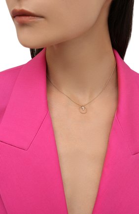 Женская кулон на цепочке HANKA_IN золотого цвета по цене 8525 руб., арт. STACIR-C0-CR0 | Фото 2 Женская кулон на цепочке HANKA_IN золотого цвета, арт. STACIR-C0-CR0 | Фото 2 (Материал: Металл)