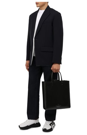 Мужская кожаная сумка-тоут VALENTINO черного цвета по цене 327500 руб., арт. WY0B0B28/TLL | Фото 2 Мужская кожаная сумка-тоут VALENTINO черного цвета, арт. WY0B0B28/TLL | Фото 2 (Размер: medium; Материал: Натуральная кожа; Ремень/цепочка: На ремешке)