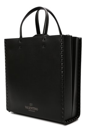 Мужская кожаная сумка-тоут VALENTINO черного цвета по цене 327500 руб., арт. WY0B0B28/TLL | Фото 3 Мужская кожаная сумка-тоут VALENTINO черного цвета, арт. WY0B0B28/TLL | Фото 3 (Размер: medium; Материал: Натуральная кожа; Ремень/цепочка: На ремешке)