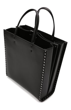 Мужская кожаная сумка-тоут VALENTINO черного цвета по цене 327500 руб., арт. WY0B0B28/TLL | Фото 4 Мужская кожаная сумка-тоут VALENTINO черного цвета, арт. WY0B0B28/TLL | Фото 4 (Размер: medium; Материал: Натуральная кожа; Ремень/цепочка: На ремешке)
