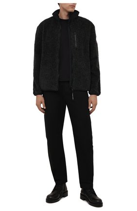 Мужская куртка CANADA GOOSE серого цвета по цене 52400 руб., арт. 7017M | Фото 2 Мужская куртка CANADA GOOSE серого цвета, арт. 7017M | Фото 2 (Материал внешний: Синтетический материал; Рукава: Длинные; Длина (верхняя одежда): Короткие; Кросс-КТ: Куртка; Мужское Кросс-КТ: утепленные куртки; Стили: Спорт-шик)