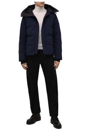 Мужская пуховая куртка macmillan CANADA GOOSE темно-синего цвета по цене 89750 руб., арт. 3804M | Фото 2 Мужская пуховая куртка macmillan CANADA GOOSE темно-синего цвета, арт. 3804M | Фото 2 (Материал внешний: Синтетический материал; Материал утеплителя: Пух и перо; Материал подклада: Синтетический материал; Кросс-КТ: Куртка; Длина (верхняя одежда): Короткие; Стили: Кэжуэл; Мужское Кросс-КТ: пуховик-короткий; Рукава: Длинные)