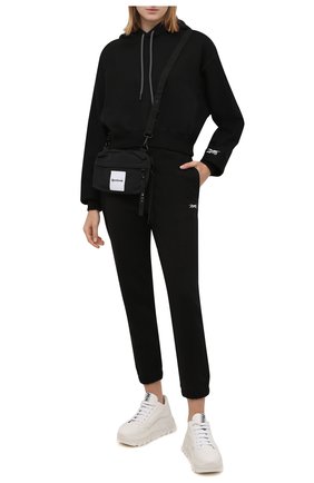 Женские хлопковые джоггеры reebok x victoria beckham REEBOK черного цвета по цене 14000 руб., арт. H30283 | Фото 2 Женские хлопковые джоггеры reebok x victoria beckham REEBOK черного цвета, арт. H30283 | Фото 2 (Длина (брюки, джинсы): Стандартные; Материал внешний: Хлопок; Стили: Спорт-шик; Женское Кросс-КТ: Джоггеры - брюки, Брюки-спорт; Силуэт Ж (брюки и джинсы): Джоггеры)