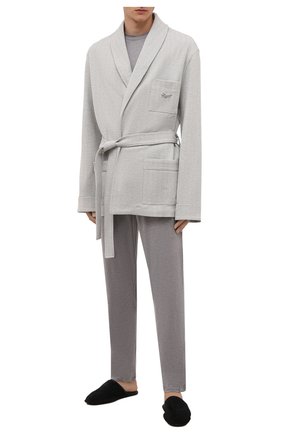 Мужской халат из хлопка и шерсти ERMENEGILDO ZEGNA серого цвета по цене 87550 руб., арт. N6H651230 | Фото 2 Мужской халат из хлопка и шерсти ERMENEGILDO ZEGNA серого цвета, арт. N6H651230 | Фото 2 (Материал внешний: Шерсть, Хлопок; Кросс-КТ: домашняя одежда; Рукава: Длинные; Длина (верхняя одежда): Короткие)