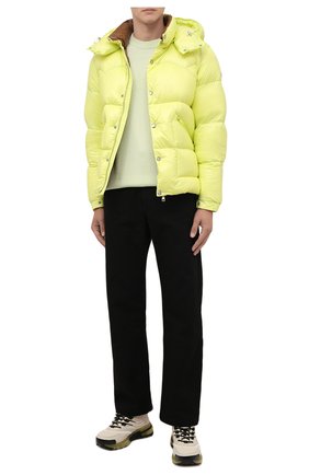 Мужская пуховая куртка coutard MONCLER желтого цвета по цене 115400 руб., арт. G2-091-1A000-41-68950 | Фото 2 Мужская пуховая куртка coutard MONCLER желтого цвета, арт. G2-091-1A000-41-68950 | Фото 2 (Материал внешний: Синтетический материал; Материал подклада: Синтетический материал; Материал утеплителя: Пух и перо; Кросс-КТ: Куртка; Длина (верхняя одежда): Короткие; Стили: Спорт-шик; Мужское Кросс-КТ: пуховик-короткий; Рукава: Длинные)