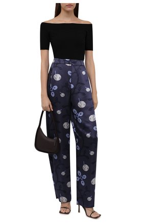 Женские шелковые брюки GIORGIO ARMANI синего цвета по цене 125500 руб., арт. 1WHPP0IR/T02Z5 | Фото 2 Женские шелковые брюки GIORGIO ARMANI синего цвета, арт. 1WHPP0IR/T02Z5 | Фото 2 (Длина (брюки, джинсы): Удлиненные; Материал внешний: Шелк; Женское Кросс-КТ: Брюки-одежда; Силуэт Ж (брюки и джинсы): Широкие; Стили: Романтичный)