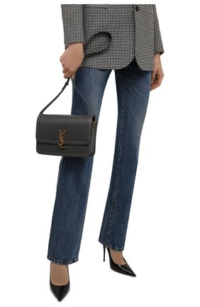 Женская сумка solferino ysl lock SAINT LAURENT темно-серого цвета по цене 191500 руб., арт. 634305/0SX0W | Фото 2 Женская сумка solferino ysl lock SAINT LAURENT темно-серого цвета, арт. 634305/0SX0W | Фото 2 (Материал: Натуральная кожа; Сумки-технические: Сумки через плечо; Размер: small)