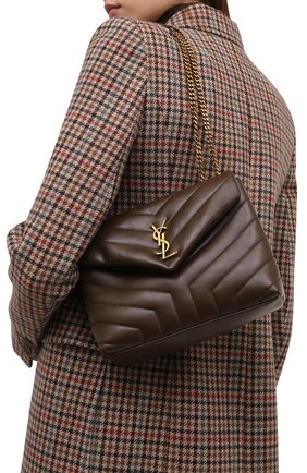 Женская сумка monogram loulou small SAINT LAURENT коричневого цвета по цене 147000 руб., арт. 494699/DV727 | Фото 2 Женская сумка monogram loulou small SAINT LAURENT коричневого цвета, арт. 494699/DV727 | Фото 2 (Материал: Натуральная кожа; Сумки-технические: Сумки через плечо; Размер: small; Ремень/цепочка: На ремешке)