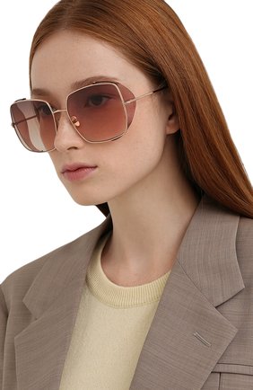 Женские солнцезащитные очки TOM FORD светло-розового цвета, арт. TF901 28F | Фото 2 (Тип очков: С/з; Оптика Гендер: оптика-женское; Очки форма: Квадратные)