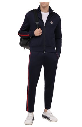 Мужские брюки MONCLER темно-синего цвета по цене 59900 руб., арт. G2-091-8H000-08-8299R | Фото 2 Мужские брюки MONCLER темно-синего цвета, арт. G2-091-8H000-08-8299R | Фото 2 (Материал внешний: Синтетический материал, Хлопок; Кросс-КТ: Спорт; Стили: Спорт-шик; Длина (брюки, джинсы): Стандартные)