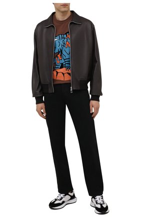 Мужская хлопковая футболка MONCLER коричневого цвета по цене 27300 руб., арт. G2-091-8C000-48-8390T | Фото 2 Мужская хлопковая футболка MONCLER коричневого цвета, арт. G2-091-8C000-48-8390T | Фото 2 (Материал внешний: Хлопок; Длина (для топов): Стандартные; Рукава: Короткие; Принт: С принтом; Стили: Спорт-шик)