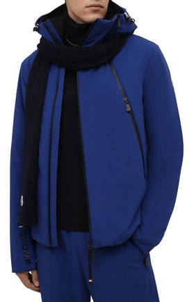 Мужской шерстяной шарф MONCLER синего цвета по цене 21800 руб., арт. G2-091-3C000-08-A9576 | Фото 2 Мужской шерстяной шарф MONCLER синего цвета, арт. G2-091-3C000-08-A9576 | Фото 2 (Материал: Шерсть, Текстиль; Кросс-КТ: шерсть)