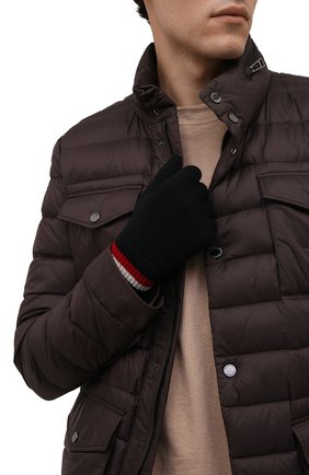 Мужские шерстяные перчатки MONCLER черного цвета по цене 16900 руб., арт. G2-091-3A000-04-A9575 | Фото 2 Мужские шерстяные перчатки MONCLER черного цвета, арт. G2-091-3A000-04-A9575 | Фото 2 (Материал: Шерсть; Кросс-КТ: Трикотаж)