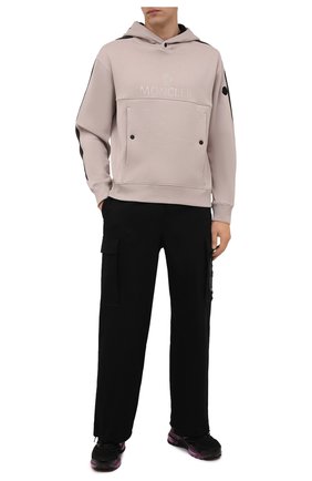 Мужские хлопковые брюки-карго 2 moncler 1952 MONCLER GENIUS черного цвета по цене 53900 руб., арт. G2-091-2A000-22-54A1U | Фото 2 Мужские хлопковые брюки-карго 2 moncler 1952 MONCLER GENIUS черного цвета, арт. G2-091-2A000-22-54A1U | Фото 2 (Материал внешний: Хлопок; Длина (брюки, джинсы): Стандартные; Случай: Повседневный; Силуэт М (брюки): Карго; Стили: Гранж)