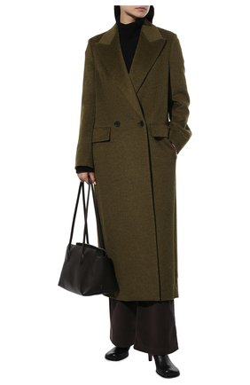 Женское шерстяное пальто THE ROW хаки цвета, арт. 5874W2100 | Фото 2 (Рукава: Длинные; Длина (верхняя одежда): Длинные; Материал подклада: Купро; Материал внешний: Шерсть; 1-2-бортные: Двубортные; Стили: Кэжуэл)